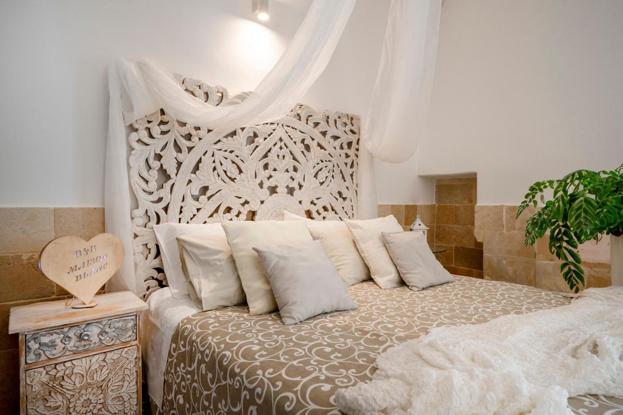 Maison Blanc Остуни Екстериор снимка